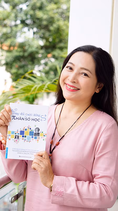 MC Quỳnh Hương &amp; sách “Thay đổi cuộc sống với Nhân số học”.