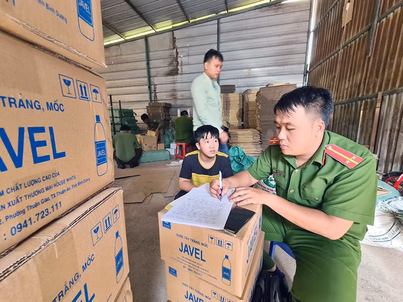 Lập biên bản kê khai vụ việc.