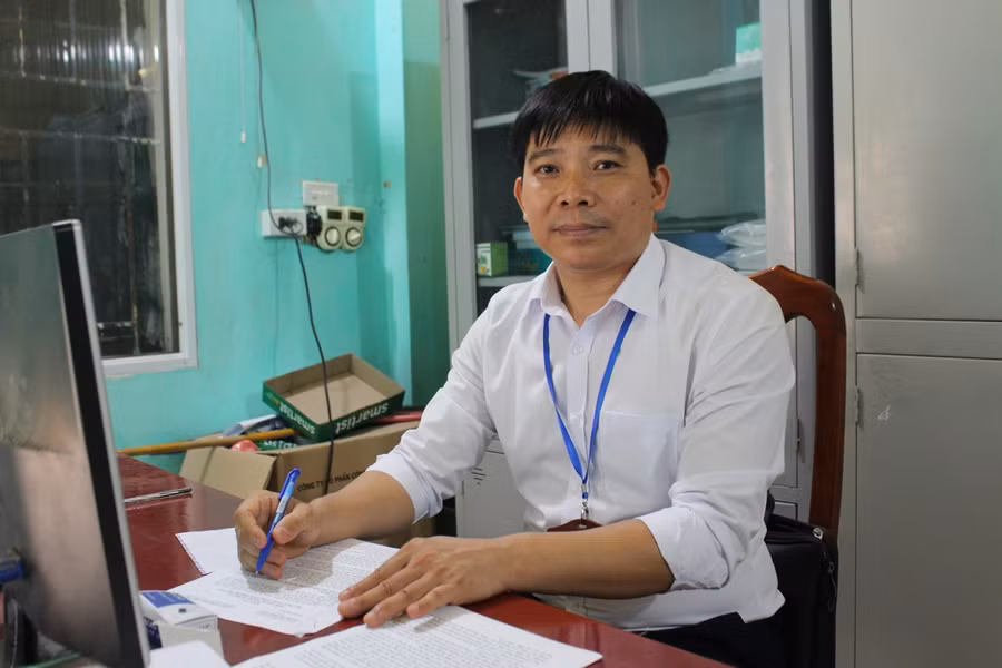 Thầy Dương Văn Kiên - Hiệu trưởng trường THCS Yên Sơn chia sẻ về ôn tập, hướng nghiệp cho học sinh.