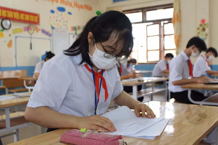 Phòng GD&amp;ĐT Lục Nam lưu ý các trường THCS tích cực đẩy mạnh việc ôn tập cho học sinh, giúp các em tăng cường kiến thức, kỹ năng làm bài để tham gia kỳ thi tuyển sinh lớp 10 đạt kết quả cao nhất...