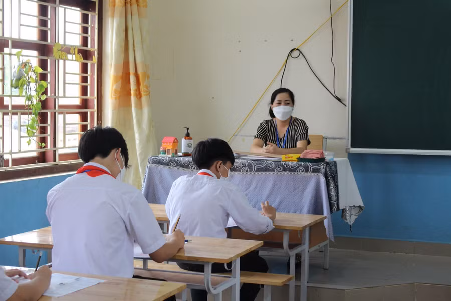 Học sinh khối 9 trường THCS Khám Lạng tích cực ôn tập.