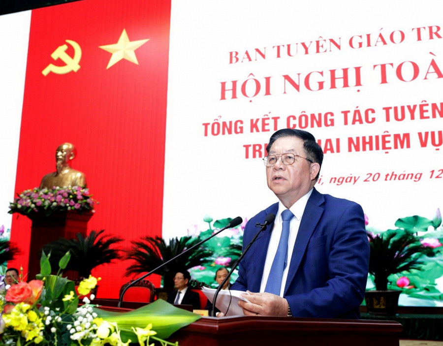 Trưởng Ban Tuyên giáo Trung ương Nguyễn Trọng Nghĩa phát biểu chỉ đạo tại hội nghị. Trưởng Ban Tuyên giáo Trung ương Nguyễn Trọng Nghĩa phát biểu chỉ đạo tại hội nghị.