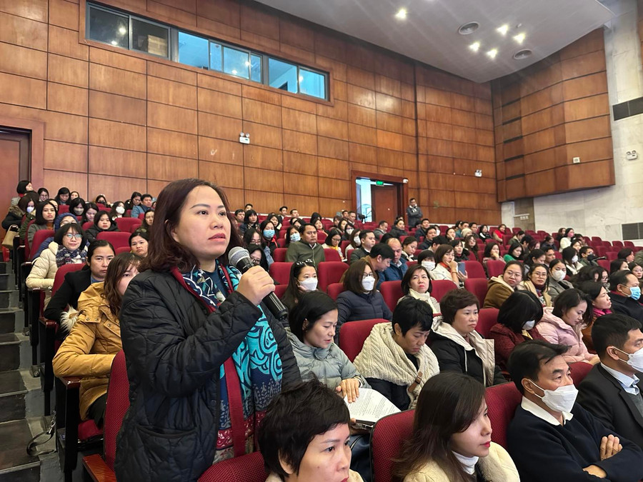 Đại biểu nêu ý kiến, đề xuất tại hội nghị. Đại biểu nêu ý kiến, đề xuất tại hội nghị.