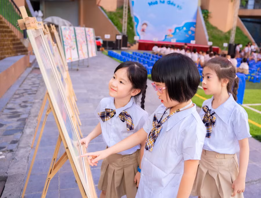 Hà Nội đưa ra 15 tiêu chí về trường học hạnh phúc .