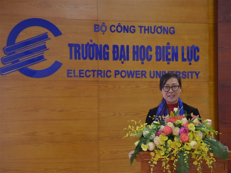 TS. Tạ Thị Thu Hiền, Giám đốc Trung tâm KĐCLGD – ĐHQGHN phát biểu tại lễ bế mạc. TS. Tạ Thị Thu Hiền, Giám đốc Trung tâm KĐCLGD – ĐHQGHN phát biểu tại lễ bế mạc.