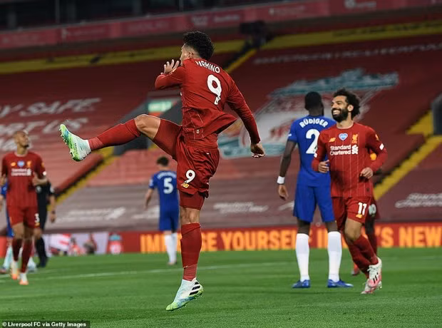 Đại thắng Chelsea, Liverpool tưng bừng nâng cúp vô địch sau 30 năm chờ đợi ảnh 3