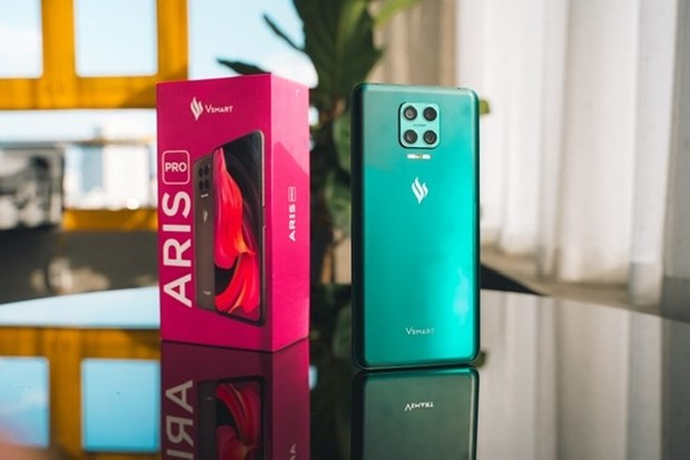 Vinsmart ra mắt Aris Pro - Điện thoại camera ẩn đầu tiên tại Việt Nam hình ảnh 1 Vinsmart ra mat Aris Pro - Dien thoai camera an dau tien tai Viet Nam hinh anh 1