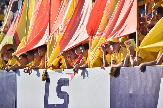 Các sân cỏ Việt Nam dự kiến sôi động trở lại vào giữa tháng Chín tới. (Ảnh: Huy Đinh/Vietnam+)