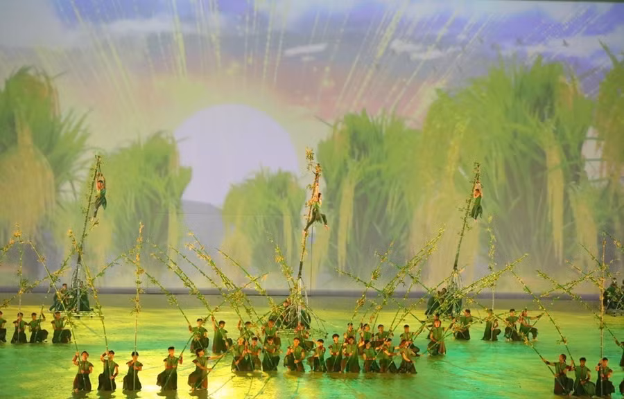 Lễ khai mạc SEA Games 31 khiến bạn bè quốc tế ấn tượng. (Ảnh: TTXVN) 