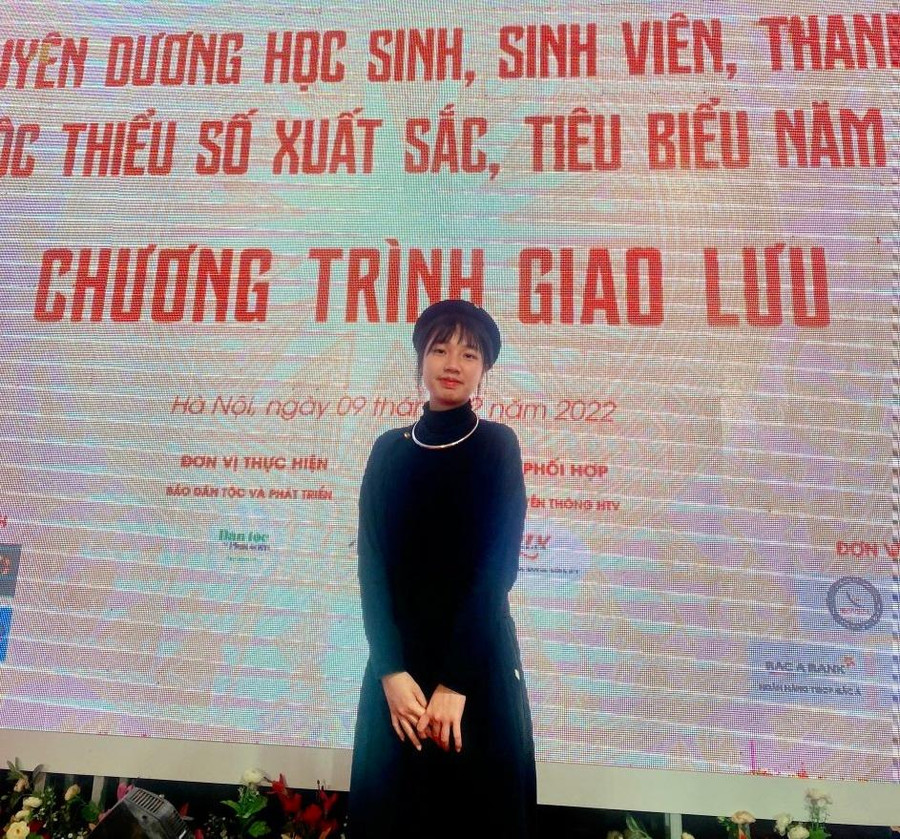 Phạm Đặng Mai Hương - tại Lễ vinh danh học sinh, sinh viên, thanh niên DTTS tiêu biểu, xuất sắc năm 2022. Phạm Đặng Mai Hương - tại Lễ vinh danh học sinh, sinh viên, thanh niên DTTS tiêu biểu, xuất sắc năm 2022.