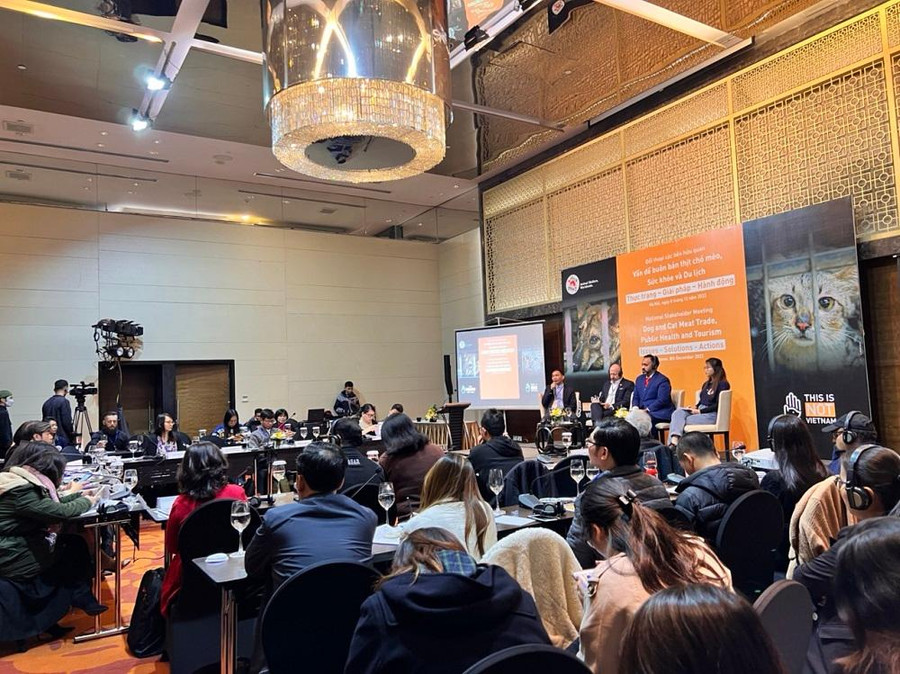 Quang cảnh buổi họp báo. Quang cảnh buổi họp báo.