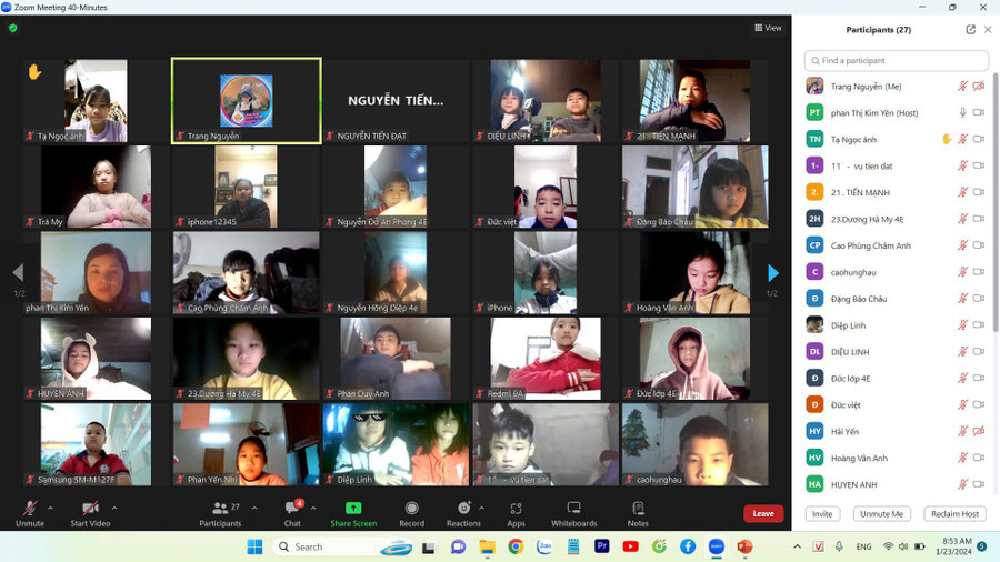 Trường Tiểu học Đường Lâm dạy học trực tuyến cho học sinh trong ngày 23/1.