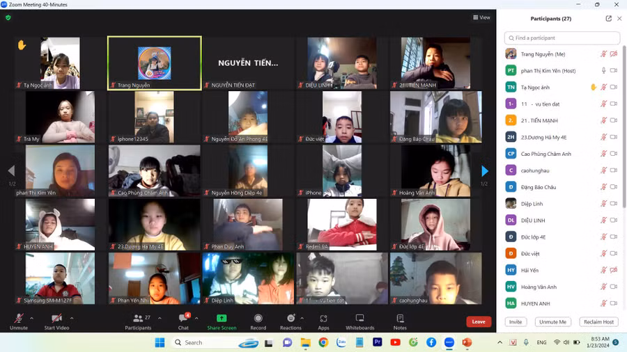 Trường Tiểu học Đường Lâm dạy học trực tuyến cho học sinh trong ngày 23/1.