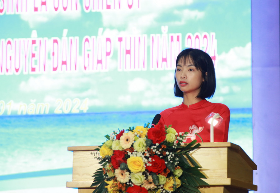 Cô Trần Thị Ngọc Tỉnh, giáo viên Trường THCS Linh Đàm, quận Hoàng Mai (Hà Nội) chia sẻ cảm xúc trong chương trình.