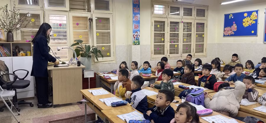 Học sinh Trường Tiểu học Văn Yên trong giờ học sáng 23/1.