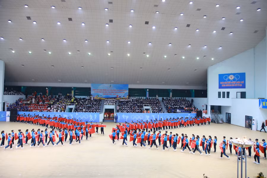 Các tiết mục đồng diễn đặc sắc của học sinh quận Hoàng Mai chào mừng Hội khỏe Phù Đổng.