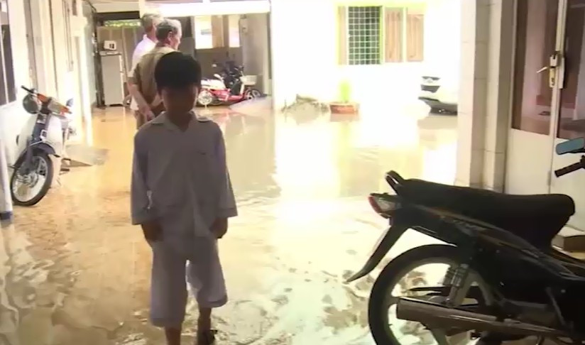 TP Cần Thơ: Chung cư "cụ" oằn mình "cõng" con cháu