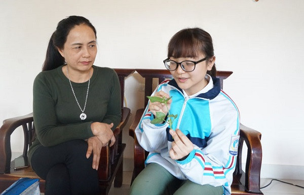 Hà Thị Minh Tâm và mẹ Hà Thị Minh Tâm và mẹ