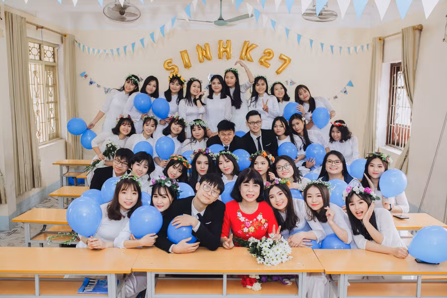 Tâm và các bạn lớp 12 chuyên Sinh K27 trường THPT chuyên Thái Nguyên