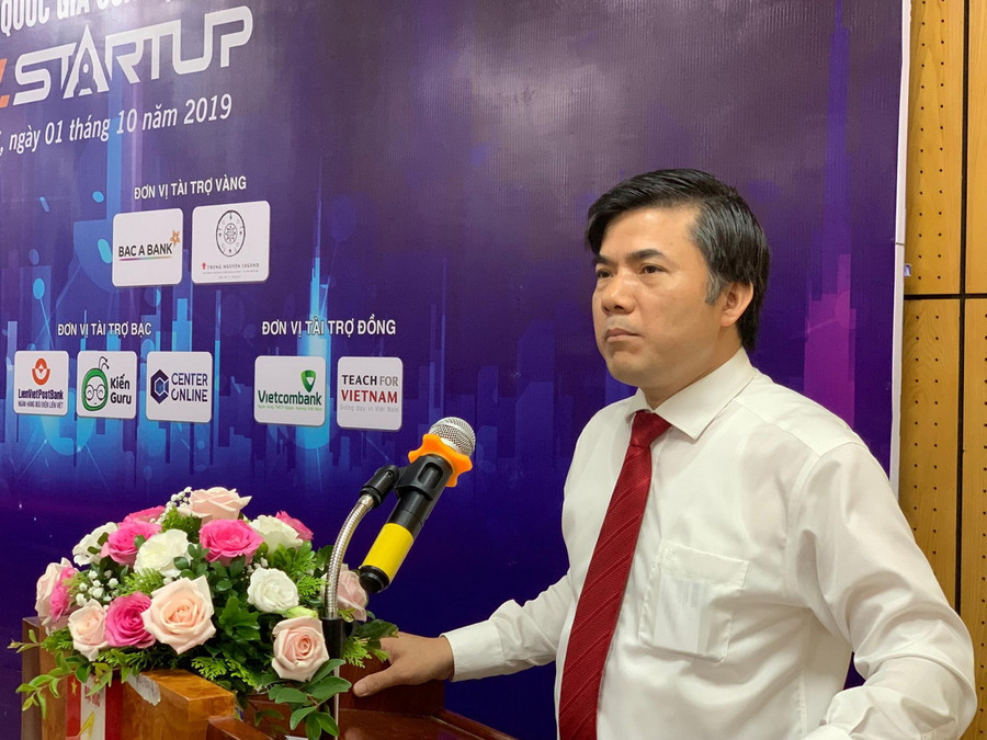 Ông Bùi Văn Linh phát biểu tại buổi gặp gỡ.