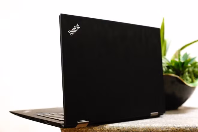 Laptop 14 inch đa năng nhẹ nhất thế giới