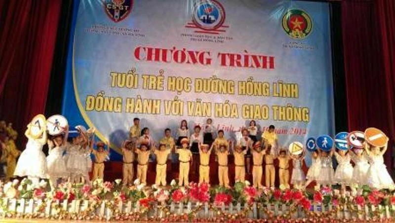 Tuổi trẻ học đường Hồng Lĩnh đồng hành với Văn hóa giao thông