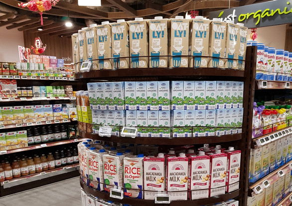 Sản phẩm sữa tươi, trong đó có sữa tươi Organic của Vinamilk đã có mặt tại thị trường Singapore và được người tiêu dùng đón nhận Sản phẩm sữa tươi, trong đó có sữa tươi Organic của Vinamilk đã có mặt tại thị trường Singapore và được người tiêu dùng đón nhận
