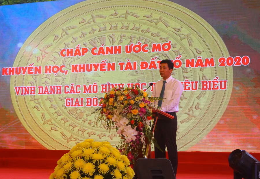 Ông Hồ Đại Dũng - Phó Chủ tịch UBND tỉnh Phú Thọ phát biểu.