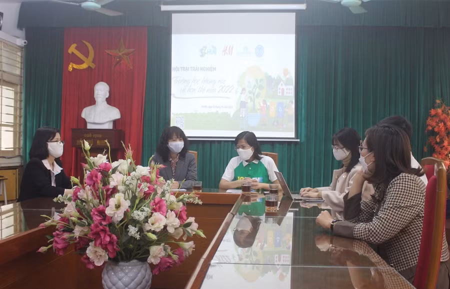 Ban tổ chức Hội trại với nhiều ý tưởng, hoạt động giúp học sinh thêm yêu và bảo vệ môi trường.