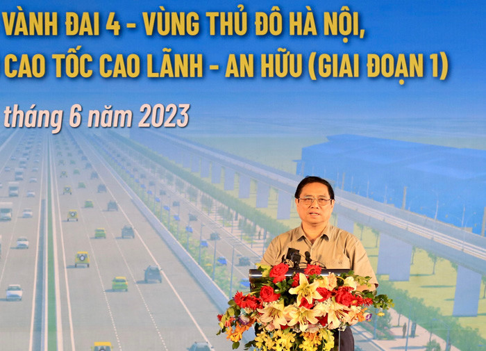 Thủ tướng Chính phủ Phạm Minh Chính phát biểu tại lễ khởi công dự án. Thủ tướng Chính phủ Phạm Minh Chính phát biểu tại lễ khởi công dự án.