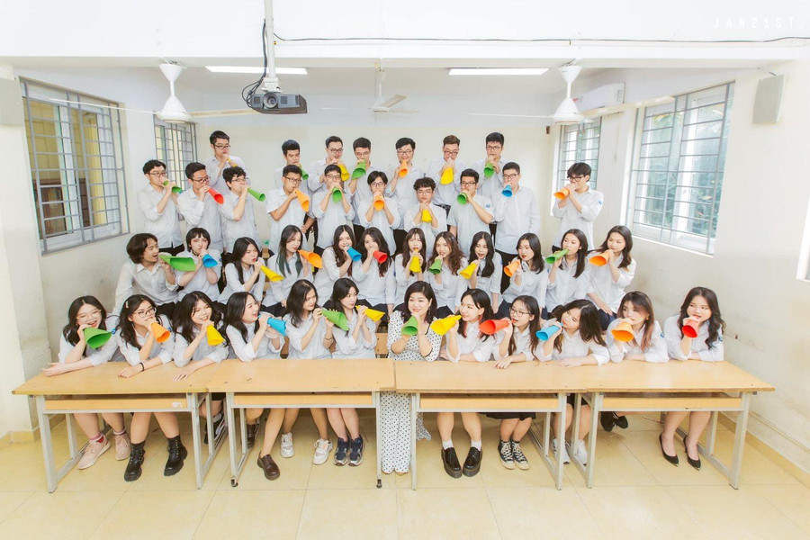 Lớp 12A1 Trường THPT chuyên Ngoại ngữ