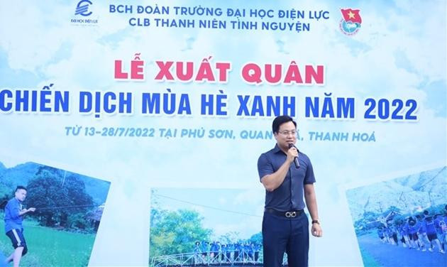 Phó Bí thư Thành đoàn Hà Nội Trần Quang Hưng đánh giá cao sức trẻ của đoàn viên, sinh viên EPU. Ảnh: ĐHĐL. Phó Bí thư Thành đoàn Hà Nội Trần Quang Hưng đánh giá cao sức trẻ của đoàn viên, sinh viên EPU. Ảnh: ĐHĐL.