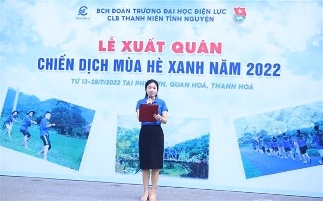 Bí thư Đoàn trường Nguyễn Vân Anh phát động chiến dịch Mùa hè xanh 2022. Ảnh: ĐHĐL
