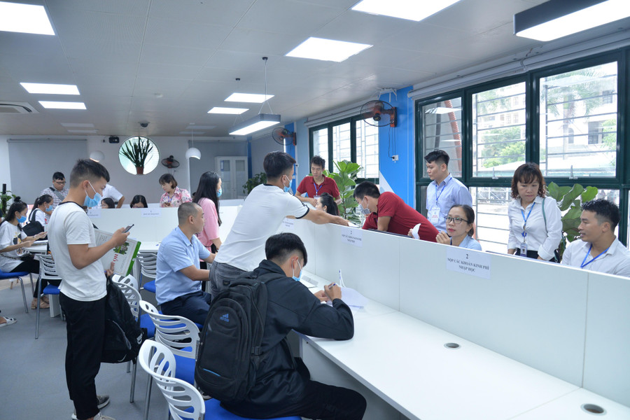 Thầy cô trường Đại học Điện lực hỗ trợ tối đa thí sinh trong công tác tuyển sinh năm 2022. Thầy cô trường Đại học Điện lực hỗ trợ tối đa thí sinh trong công tác tuyển sinh năm 2022.