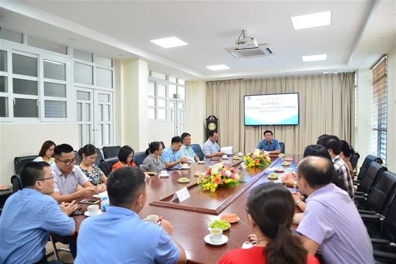 PGS.TS Đinh Văn Châu phát biểu tại buổi gặp mặt.