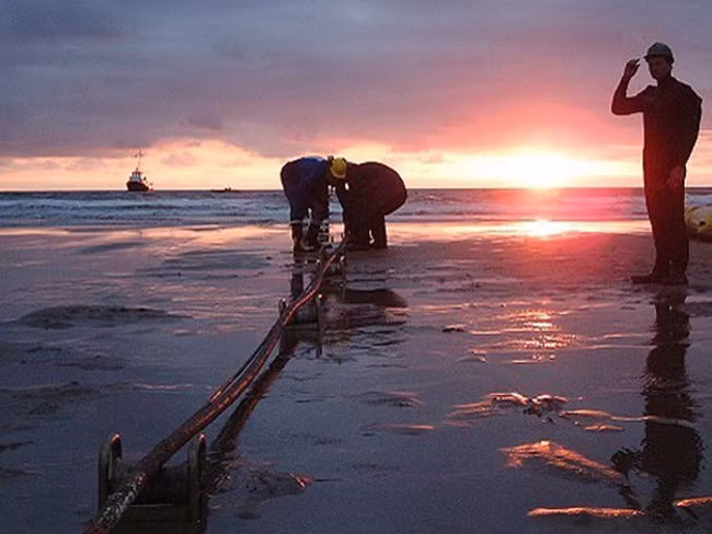 Truy cập Facebook, Google... bị ảnh hưởng do cáp AAG sửa chữa 