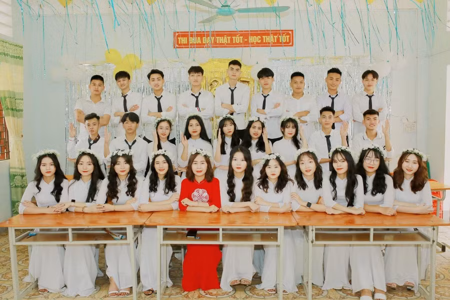 Cô Nguyễn Thị Cẩm Tú – giáo viên môn Lịch sử, Trường THCS và THPT Dân tộc Nội trú Hà Tĩnh (tỉnh Hà Tĩnh). Ảnh NVCC. Cô Nguyễn Thị Cẩm Tú – giáo viên môn Lịch sử, Trường THCS và THPT Dân tộc Nội trú Hà Tĩnh (tỉnh Hà Tĩnh). Ảnh NVCC.