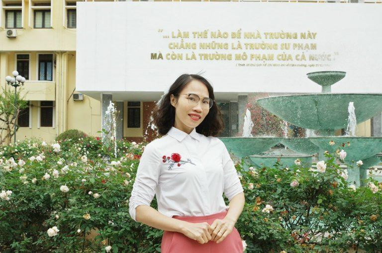 Cô Thủy đã xây dựng kênh Youtube để giảng dạy cho học sinh. Cô Thủy đã xây dựng kênh Youtube để giảng dạy cho học sinh.