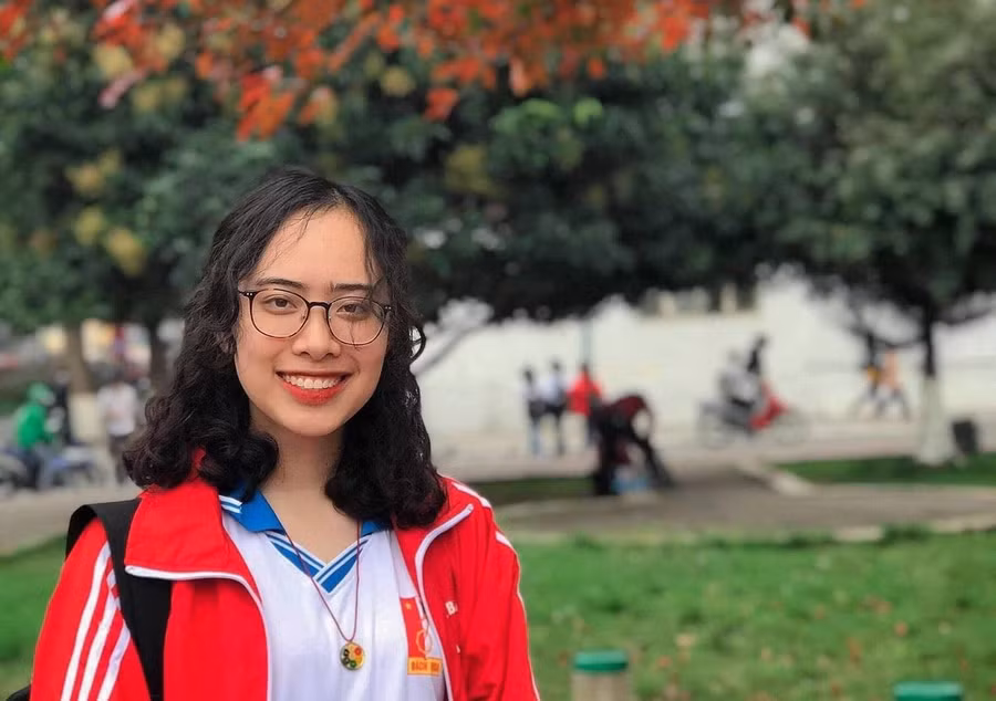 Nguyễn Kim Chi– Lớp trưởng lớp Kế toán EM4 – Viện Kinh tế và Quản lý – Khóa K63 Trường Đại học Bách khoa Hà Nội. Ảnh NVCC.