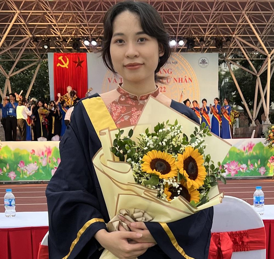 Nguyễn Thị Anh Vui – tân thủ khoa ngành Sư phạm Vật lý năm 2022 của Trường ĐH Sư phạm Hà Nội với tổng số điểm 3.90.