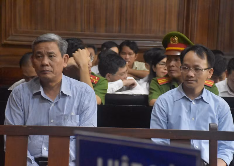 Bị cáo Lê Văn Thanh và bị cáo Nguyễn Thanh Chương tại phiên tòa Bị cáo Lê Văn Thanh và bị cáo Nguyễn Thanh Chương tại phiên tòa