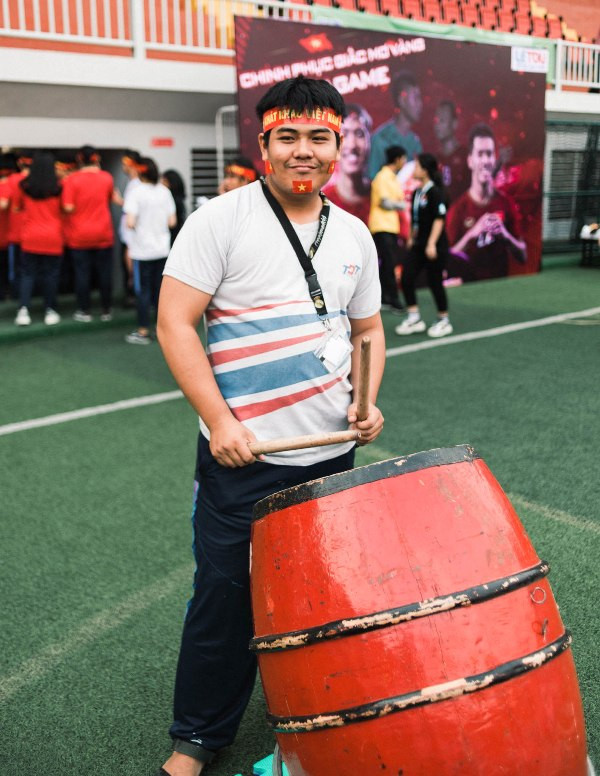 Cũng nổi trống lên