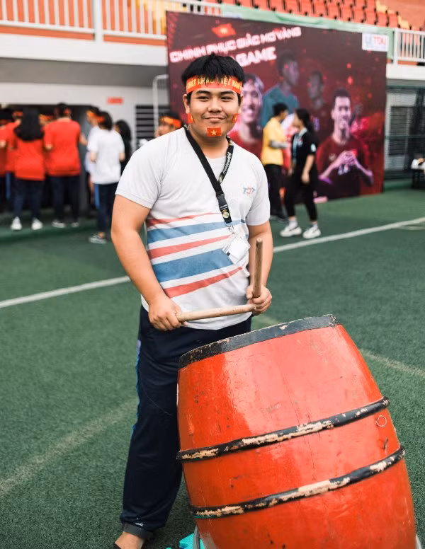 Cũng nổi trống lên