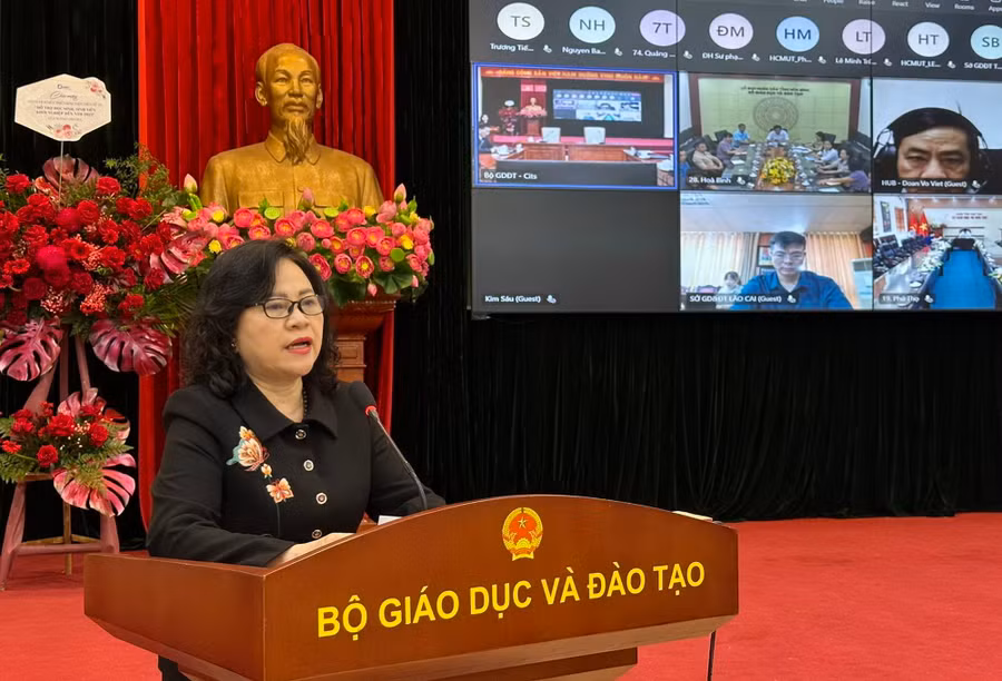 Thứ trưởng Ngô Thị Minh phát biểu tại hội nghị.