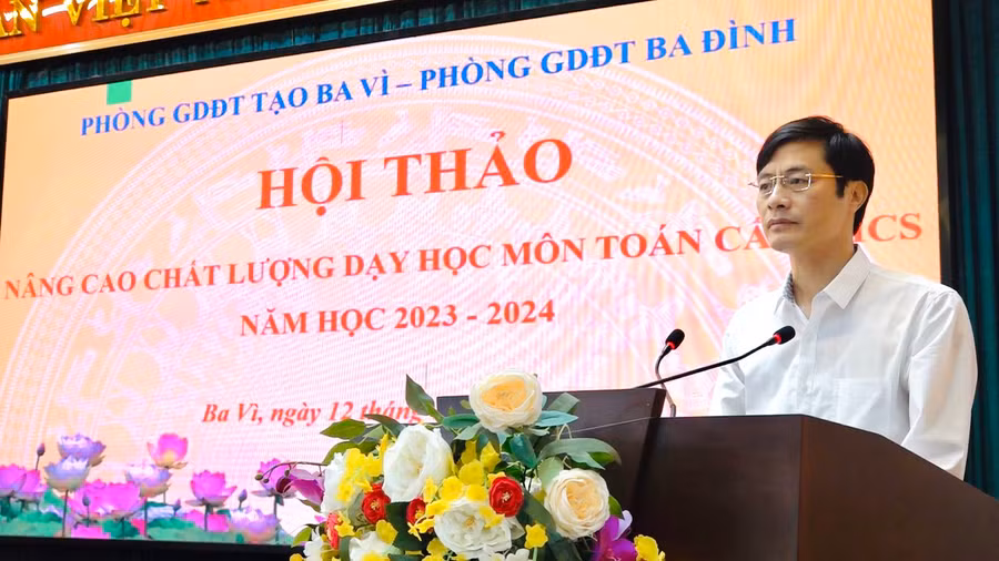 Ông Phùng Ngọc Oanh, Trưởng phòng GDĐT huyện Ba Vì phát biểu tại hội thảo.
