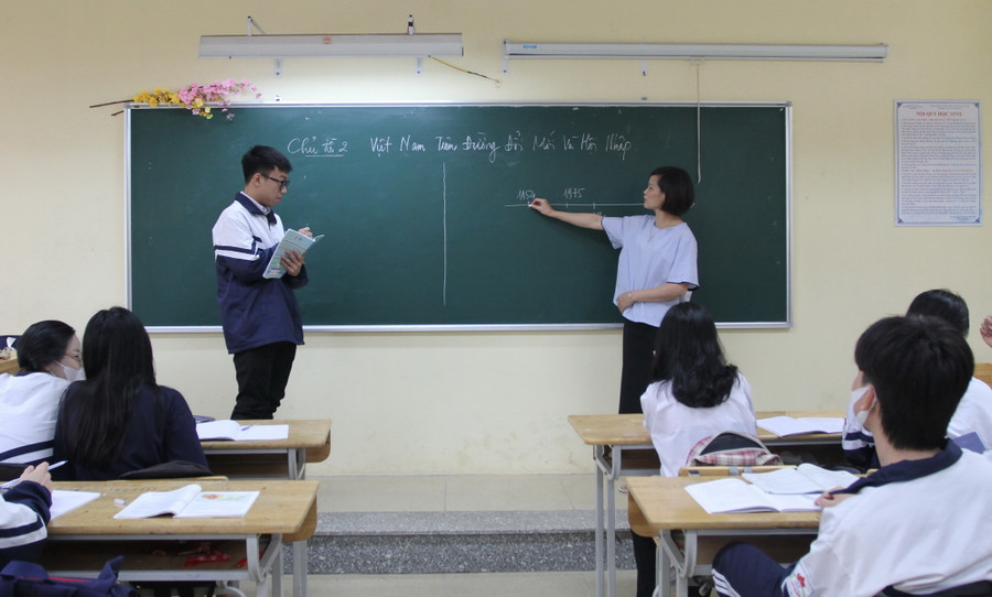 Vũ Thế Sơn trong một giờ học.