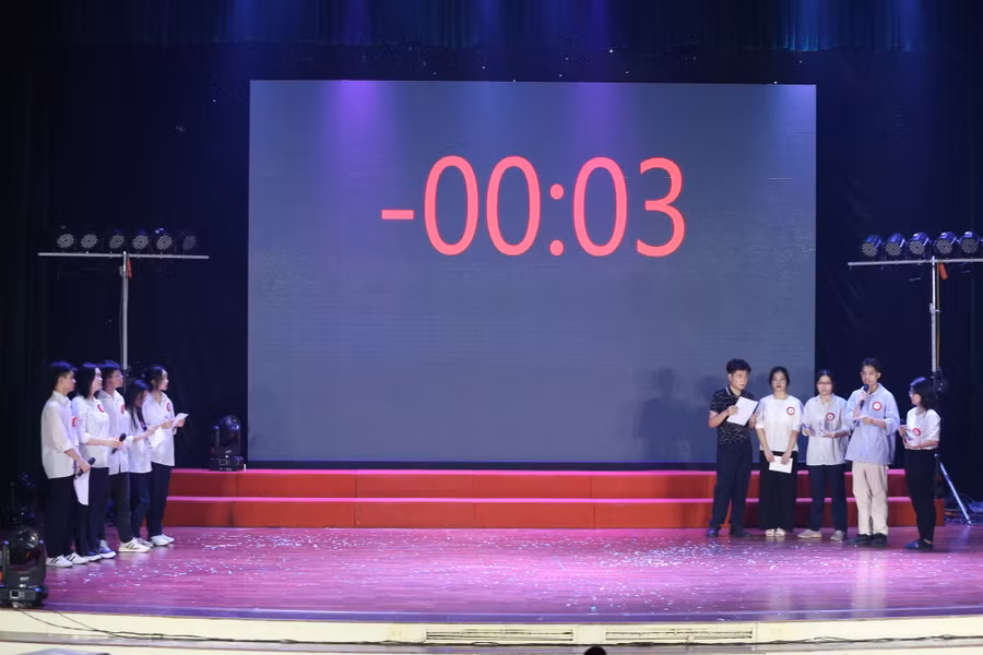 Phần thi Thuyết trình và tranh biện.