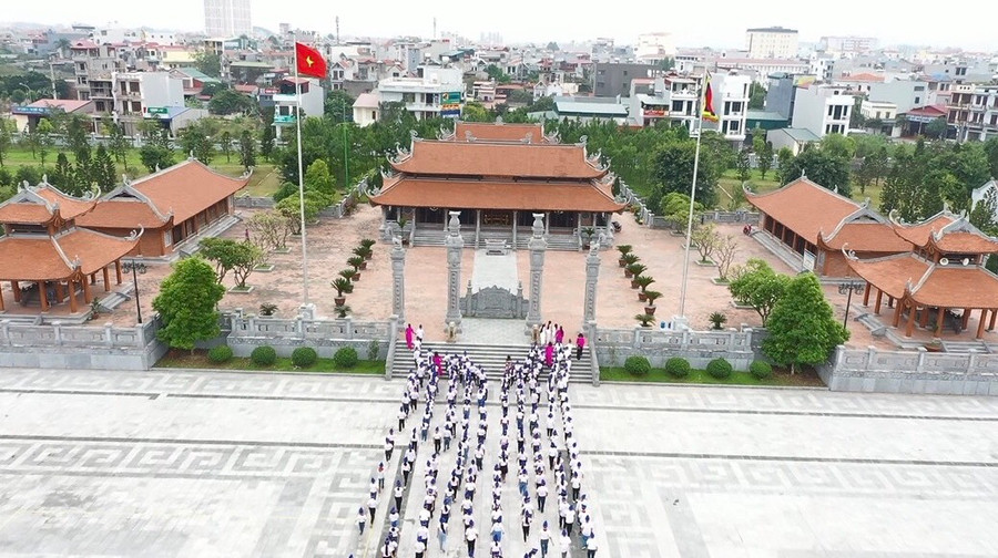 Học sinh trường Tiểu học Tân Mỹ thăm quan, học tập tại "địa chỉ đỏ".