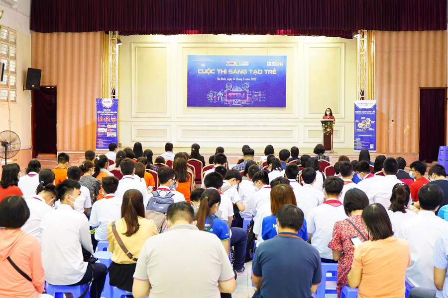 Quang cảnh BTC thông tin về Cuộc thi sáng tạo trẻ. Quang cảnh BTC thông tin về Cuộc thi sáng tạo trẻ.