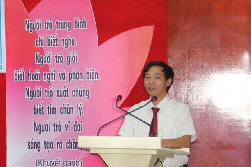 Thầy Nguyễn Duy Bỉnh- Hiệu trưởng Trường THPT Minh Quang